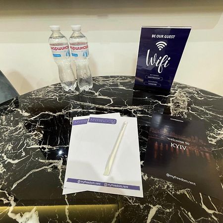 Myfreedom Lux Апартаменти Центр Вул Євгена Чикаленка 33 М Хрещатик เคียฟ ภายนอก รูปภาพ